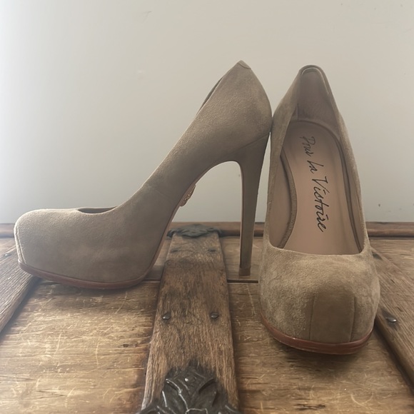 Pour La Victoire High Heel Pumps -Taupe Color - size 6.5 - Picture 8 of 11